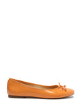 Sabrina Arezzo in pelle arancione e dettaglio fiocco