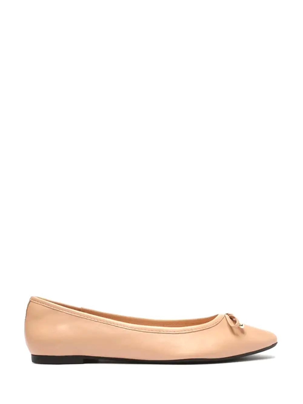 Sabrina Arezzo in pelle beige e punta sottile
