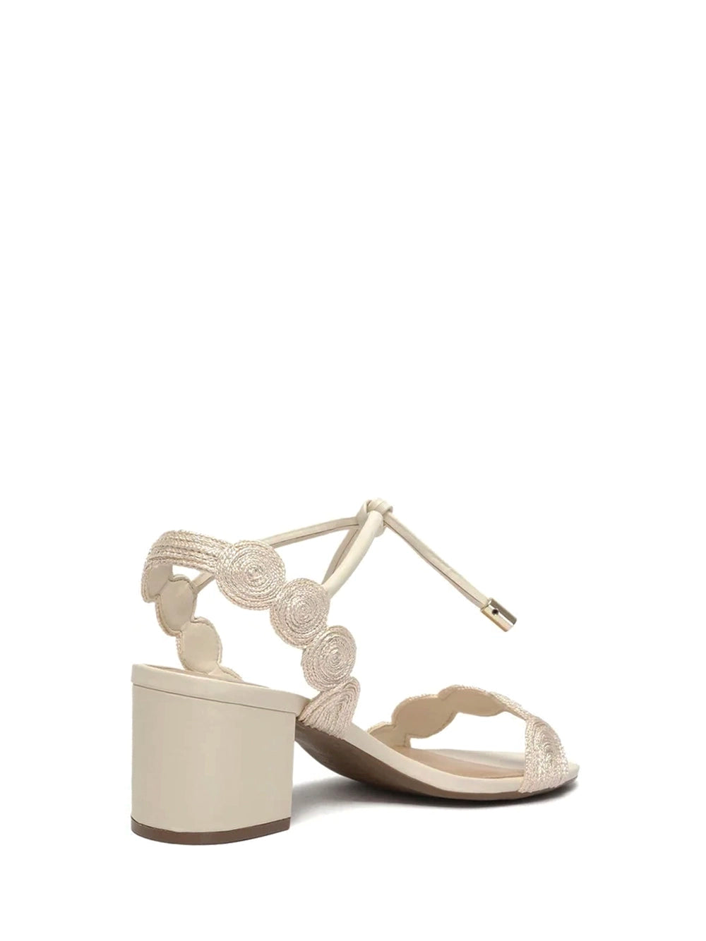 Sandalo in pelle bianco sporco con cinturini ricamati