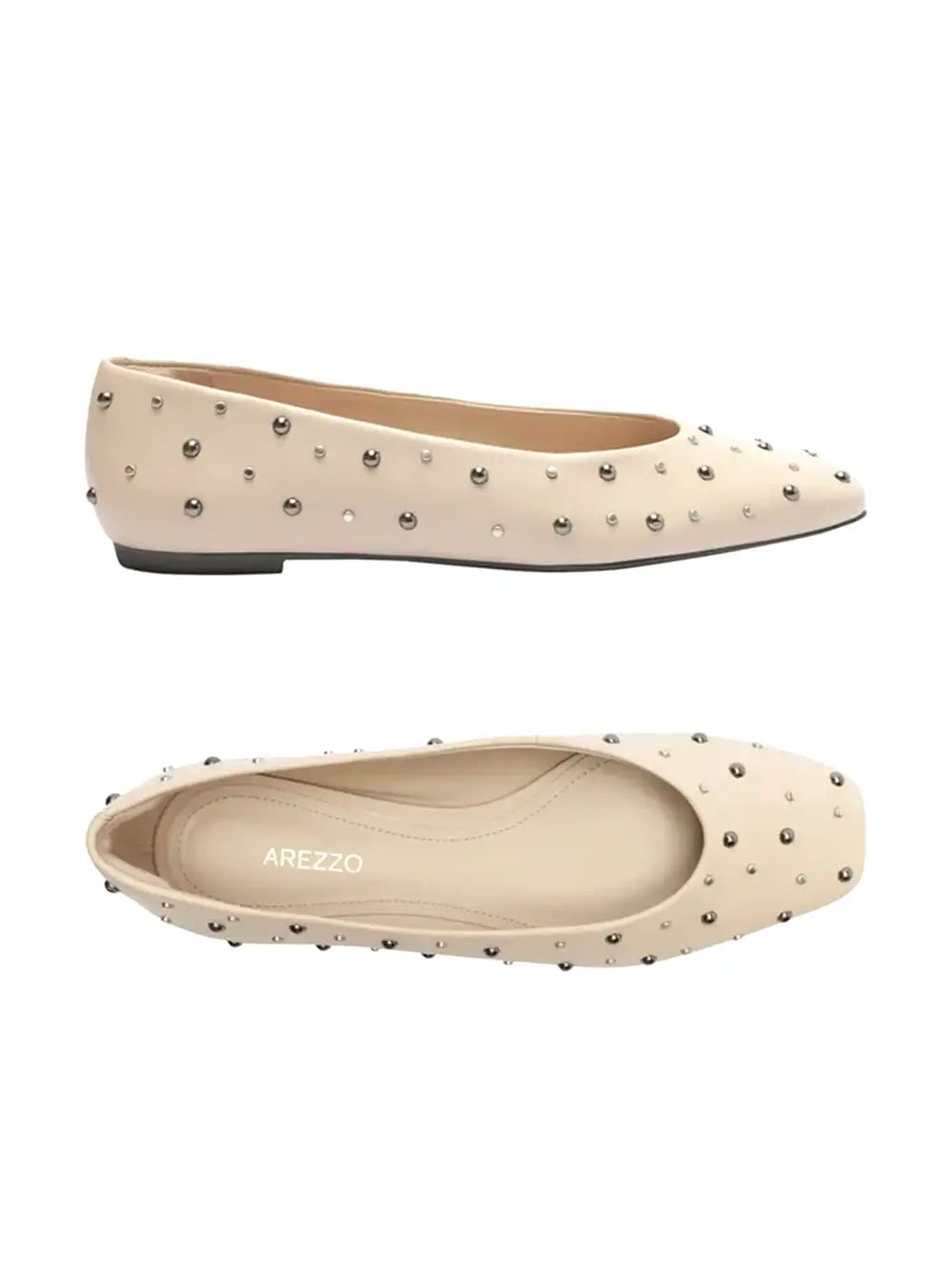 Sabrina Arezzo in pelle beige e borchie