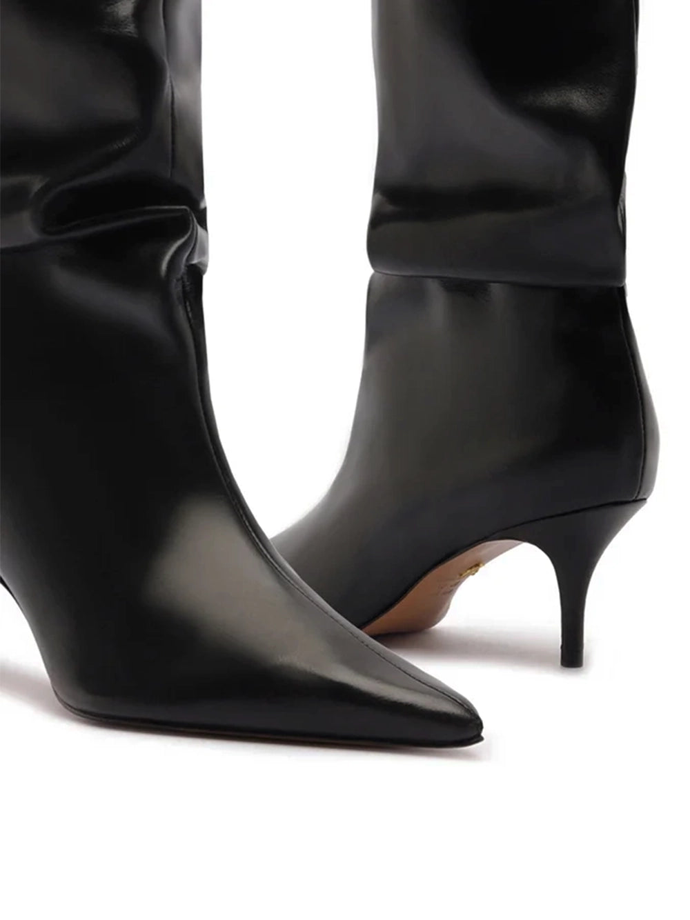 Bota Arezzo Preta em Pele e Cano Slouchy